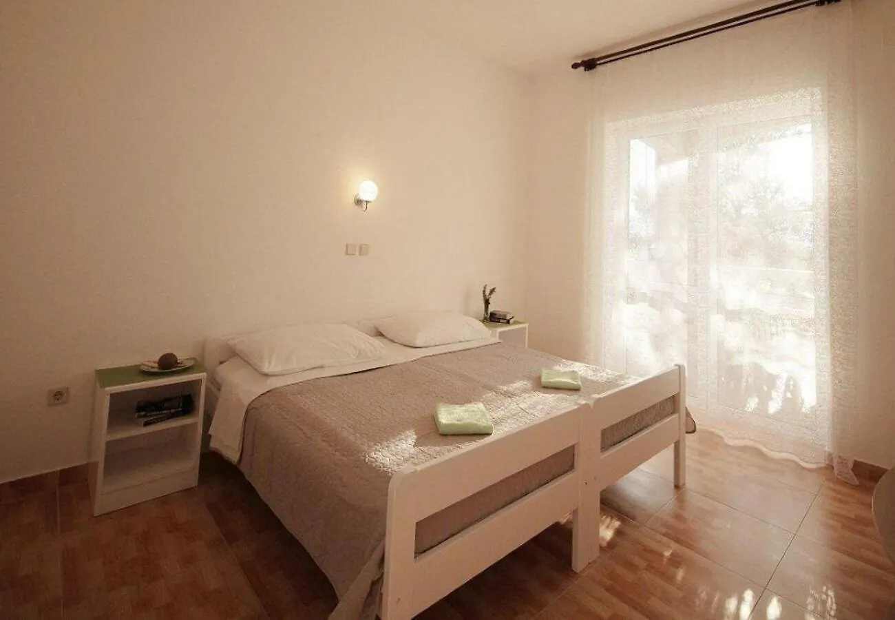 Apartments Ivan Z Seline