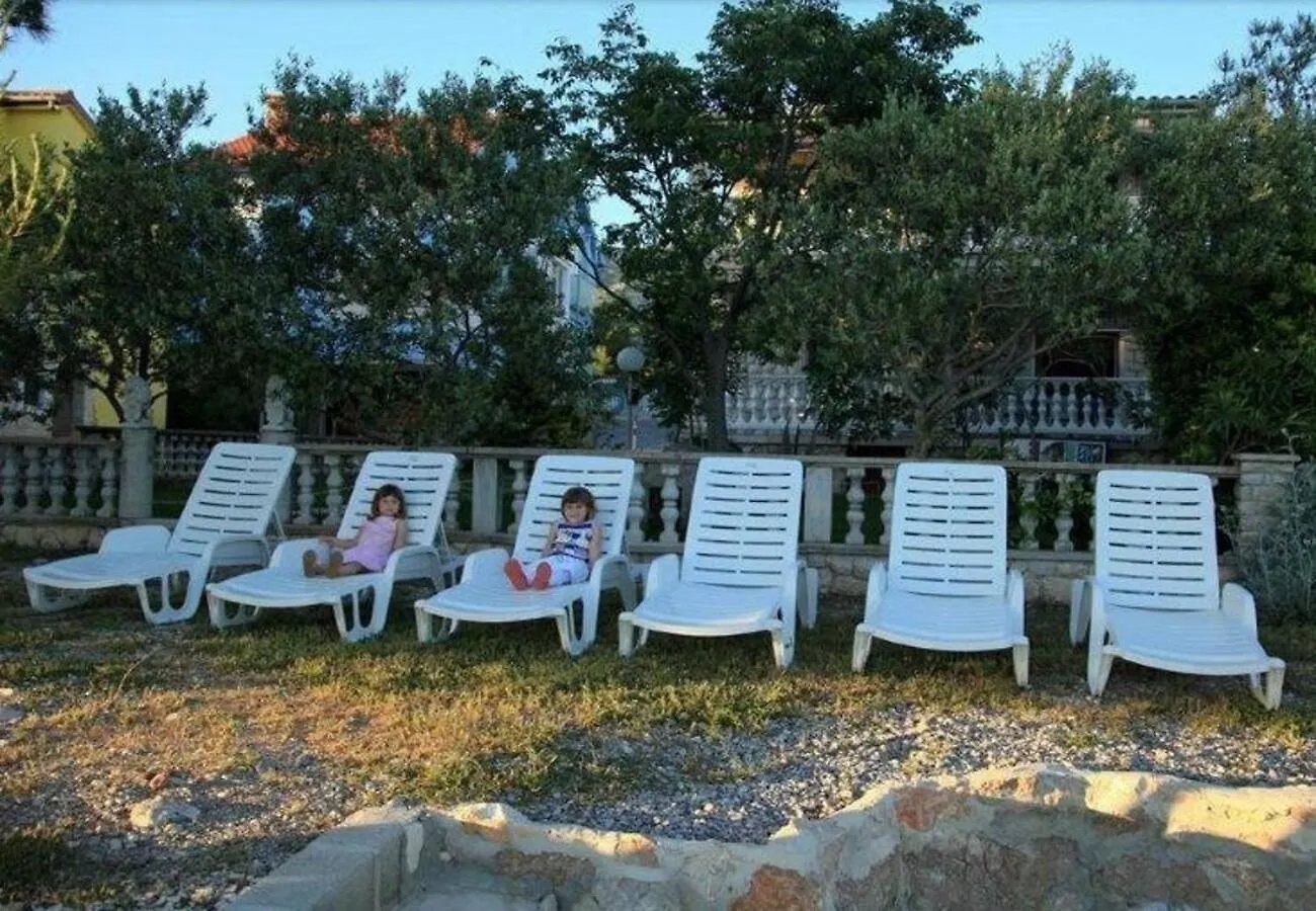 Apartments Ivan Z Seline